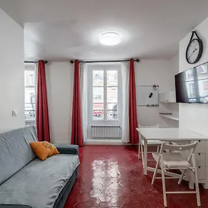 Entier A Apartament