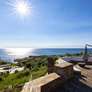 In Gated Community Of La Reserve Villa Ramatuelle