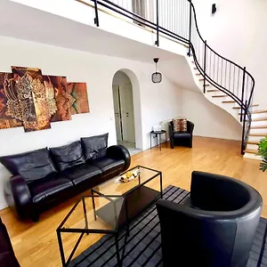 Roof With Terrace, Parking And Ac Apartment Wien